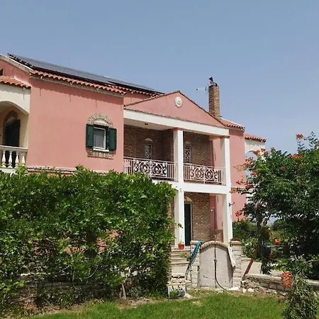 La Maison De La Riviere Case de vacanță